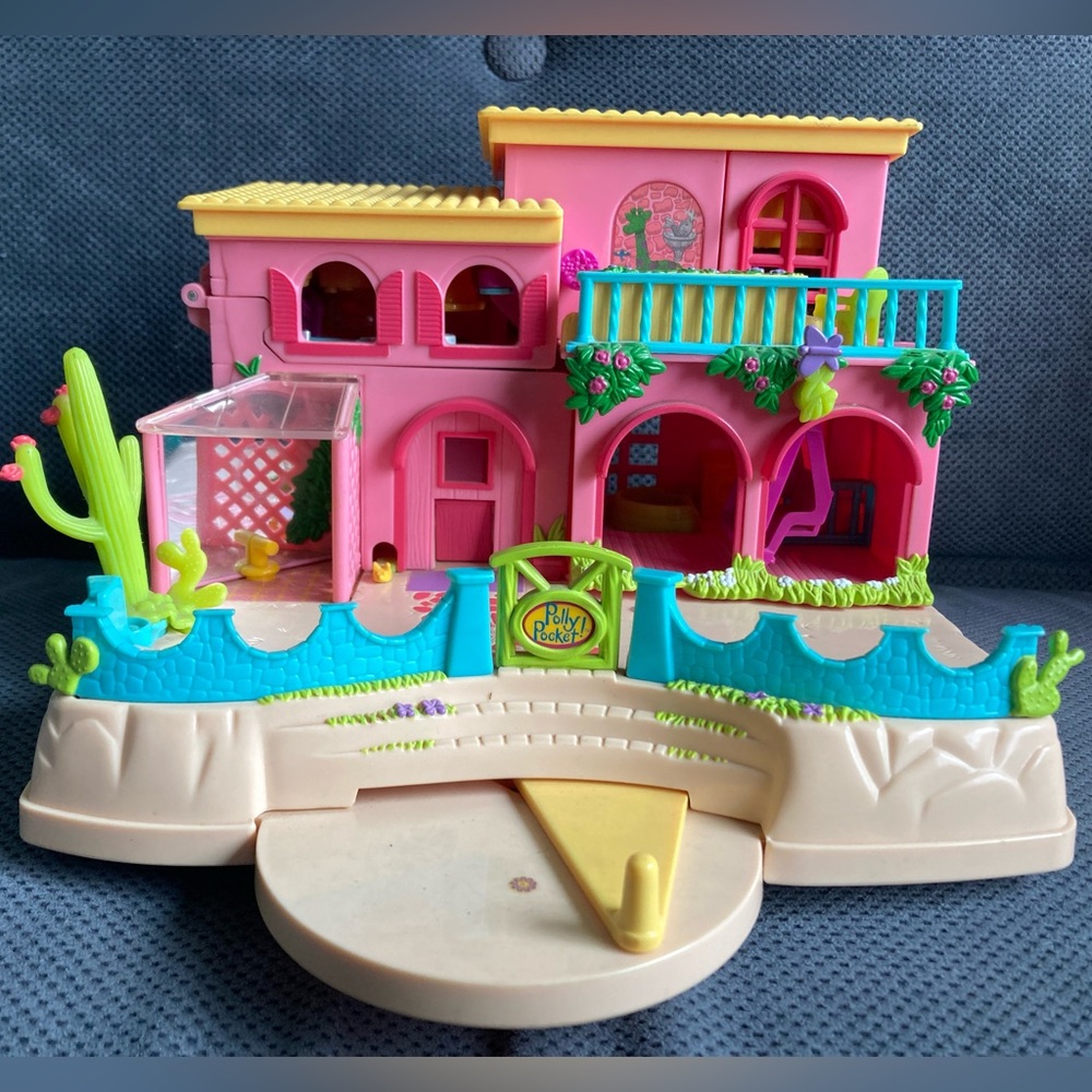 Polly Pocket Pet Land Hacienda Ranch House